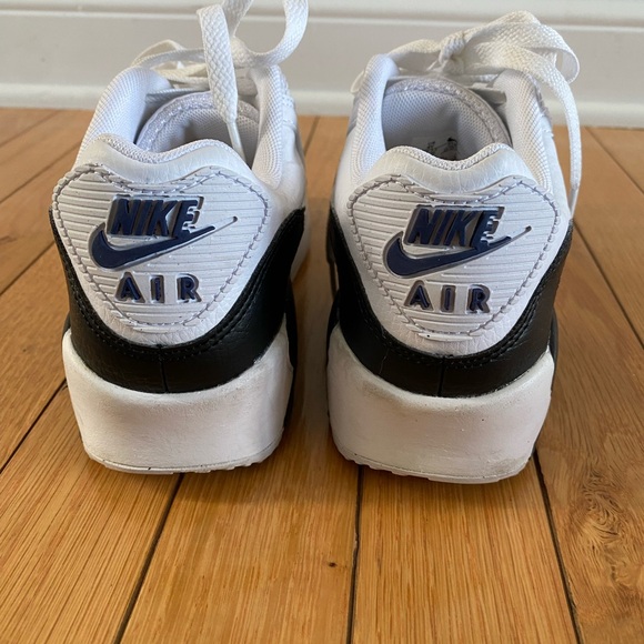 Kids Nike Air Max shoes. Worn once! Comes from smoke free and pet free home. - Picture 4 of 4